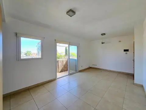 Ramon Lista 900, Piso 3