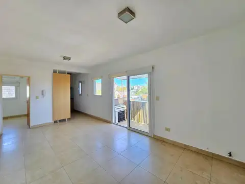 Departamento de 2 ambientes con balcon al frente