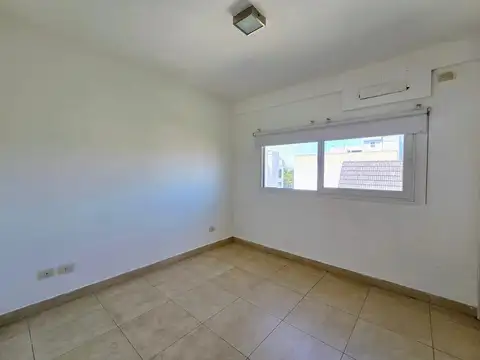 Departamento de 2 ambientes con balcon al frente