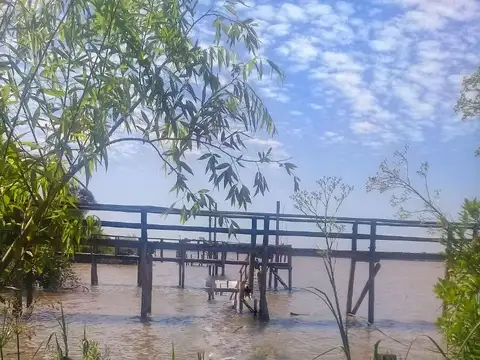 IMPECABLE CASA 4 AMB CON MUELLE PROPIO, LOTE 1100M2