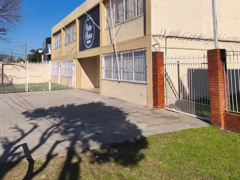 EDIFICIO EN VENTA EN EXCELENTE UBICACION EN ITUZAINGO SUR