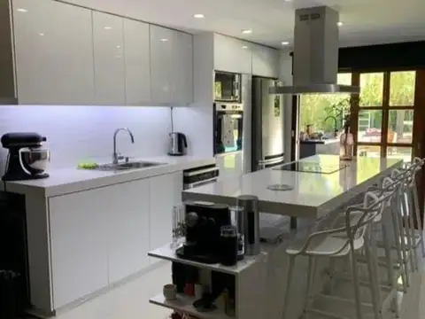 ALQUILER CASA DE DOS PLANTAS