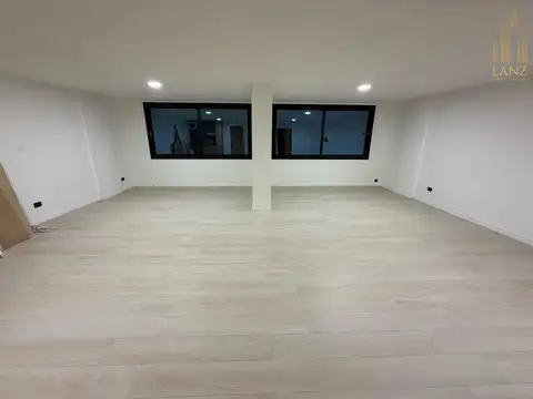 Oficina en Alquiler al Este