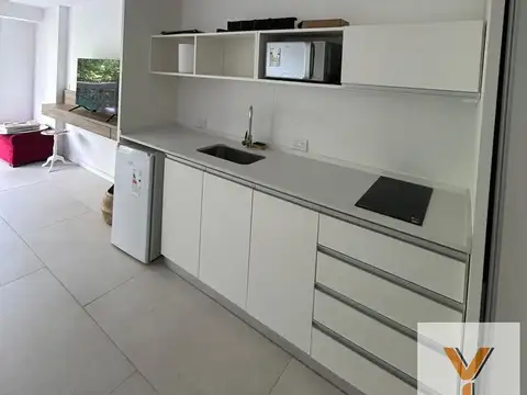 Costa Rica e/ Malabia y Scalabrini Ortiz