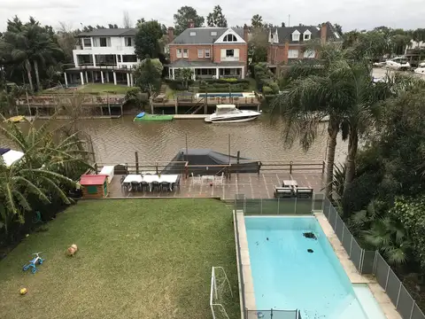 Casa en Alquiler de 4 dormitorios