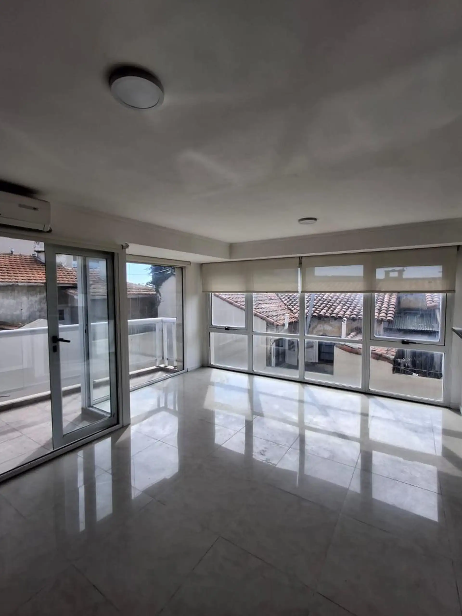Venta Depto 2 amb con cochera descubierta