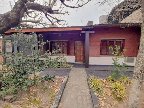 Venta Casa. Barrio Altos de Mendoza. Rosario