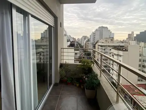 Semipiso de 2 Ambientes Amoblado y Equipado – Piso Alto al Frente con Vista Abierta – Todo Luz
