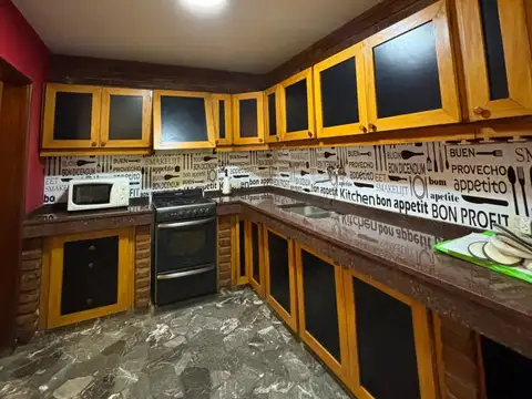 Casa en Venta con 3 cocheras