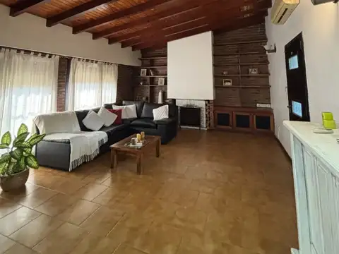 LA CRUJIA 4700