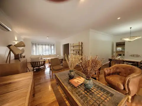 Casa 10 ambientes con 5 baños