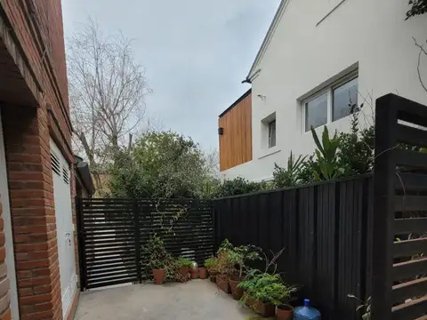 Casa 10 ambientes con 5 baños