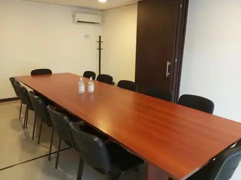 Oficina en Alquiler con 1 cochera