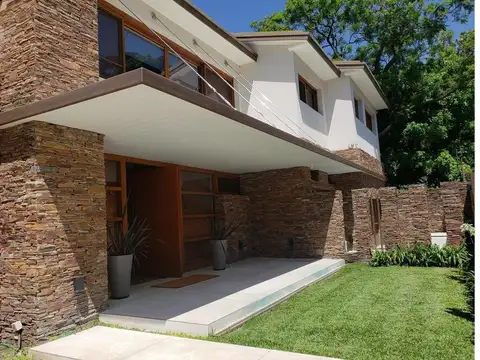 Casa en Alquiler de 4 dormitorios