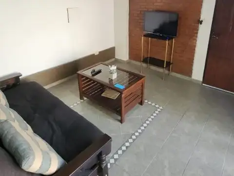 Casa en Alquiler Temporal con 4 cocheras