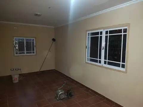 Casa en Alquiler con 1 cochera