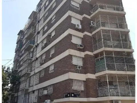 4 AMBIENTES AL FRENTE CON BALCÓN 106 METROS