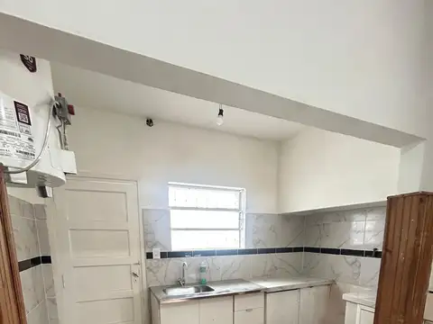 Depto Tipo Casa en Alquiler con 1 cocheras