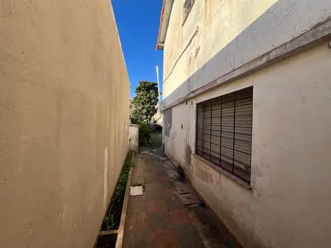Casa en Alquiler con 1 cochera