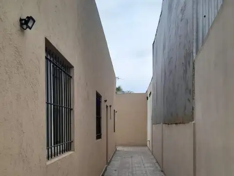 *CASA  A ESTRENAR* VENTA/BENAVIDEZ CENTRO