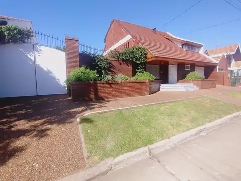 VELEZ SARSFIELD al 1400