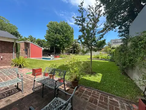 Espectacular casa en alquiler amoblada, con gran jardín y pileta - Zona premium de Martínez