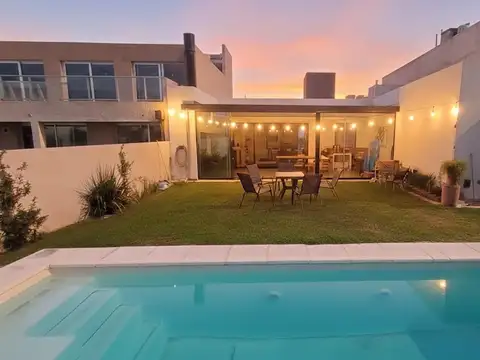 CASA EN VENTA 3 DORMITORIOS CON PILETA  EN DOCTA ETAPA 2