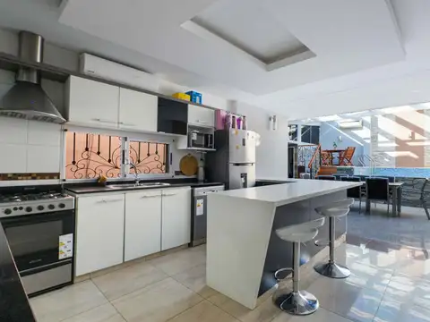 Venta PH 4 ambientes con pileta en Boedo