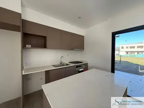 Casa 4 ambientes con 3 baños