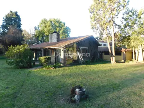 Casa Chalet  en Venta en La Reja, Moreno