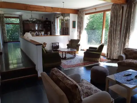 Av. Ezequiel Bustillo