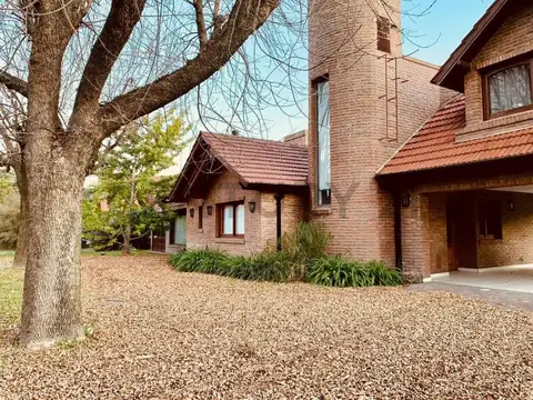 Casa en Alquiler de 3 dormitorios