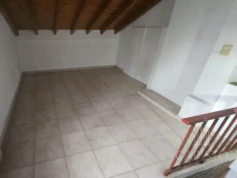 Depto Tipo Casa 4 ambientes con 2 baños