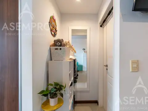 Monoambiente con balcón en 5° piso luminoso – A 1 cuadra del Subte D