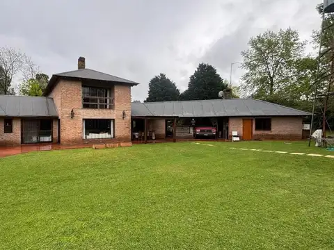 Casa en venta en La Retama sobre lote de 3000m2