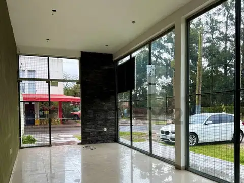 Local en Venta, City Bell, sobre Camino General Belgrano