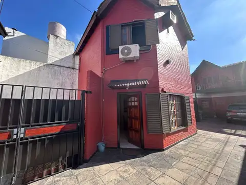 Depto Tipo Casa en Venta con 1 cocheras