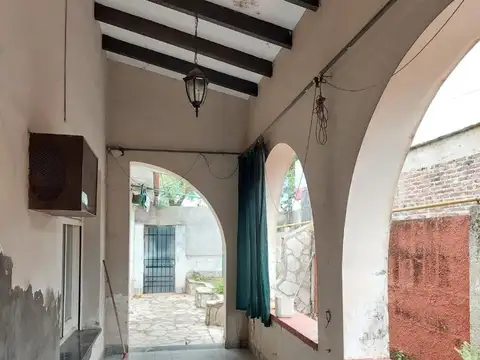 VENTA CASA CON 2 DORMI- PARQUE-COCHERA