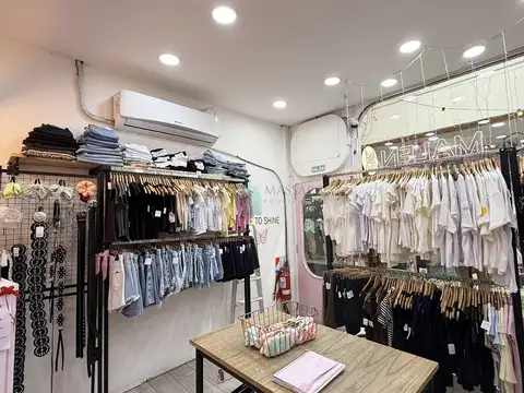 Local en venta en galería comercial, excelente ubicación, Liniers.