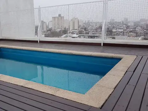 Departamento de 3 am. contra frente, COCHERA  y pileta