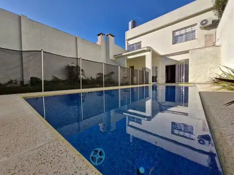 Casa Venta Bernal Centro 5 amb parque piscina