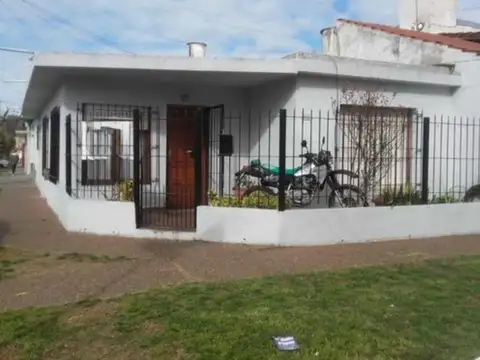 CASA 3 AMBIENTES EN VENTA VILLA PRIMERA