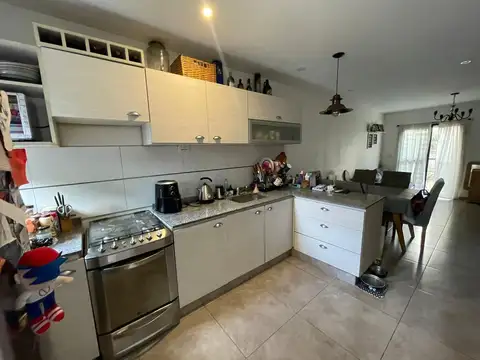 Casa 3 ambientes con 2 baños