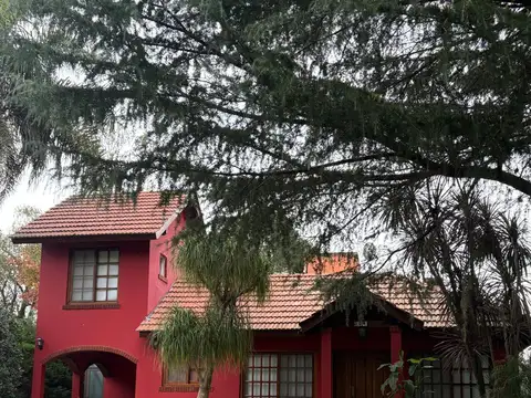 CHALET EN VENTA EN EL BOSQUE C.C.