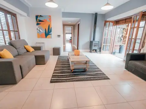 VENTA CASA 5 AMBIENTES EN SIERRA DE LOS PADRES