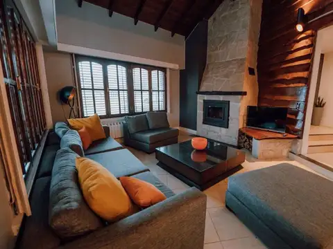 Casa 5 ambientes con 4 baños