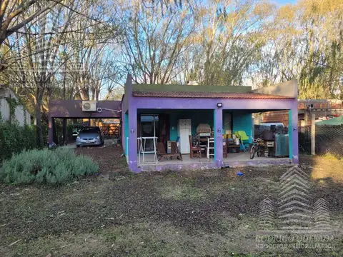 Casa en Venta con 2 cocheras