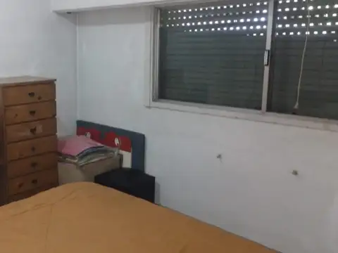 Excelente oportunidad! Casa de dos plantas con cochera