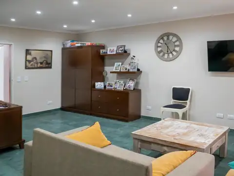 Casa 4 ambientes con 1 baño