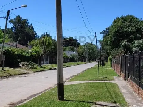 VENTA CASA EN EL PATO 5 AMBIENTES